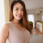 Ayane Sezaki trong một bức ảnh đời thường