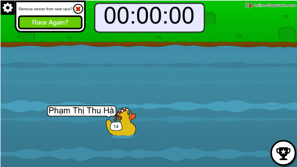 Phạm Thị Thu Hà là học sinh may mắn nhất đã được về đích