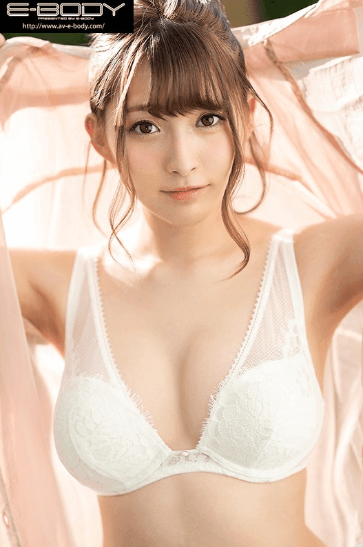 Kanon Ibuki (衣吹かのん)